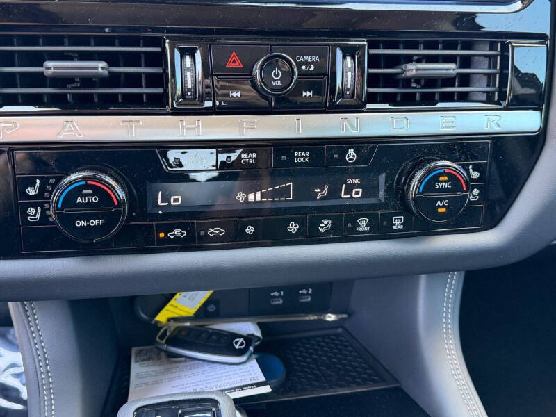 2026 Nissan Pathfinder Platinum
