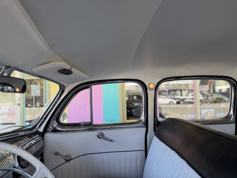 1948 Ford Super Deluxe