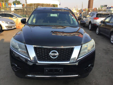 2014 Nissan Pathfinder for sale at RedSea Motors in Denver CO