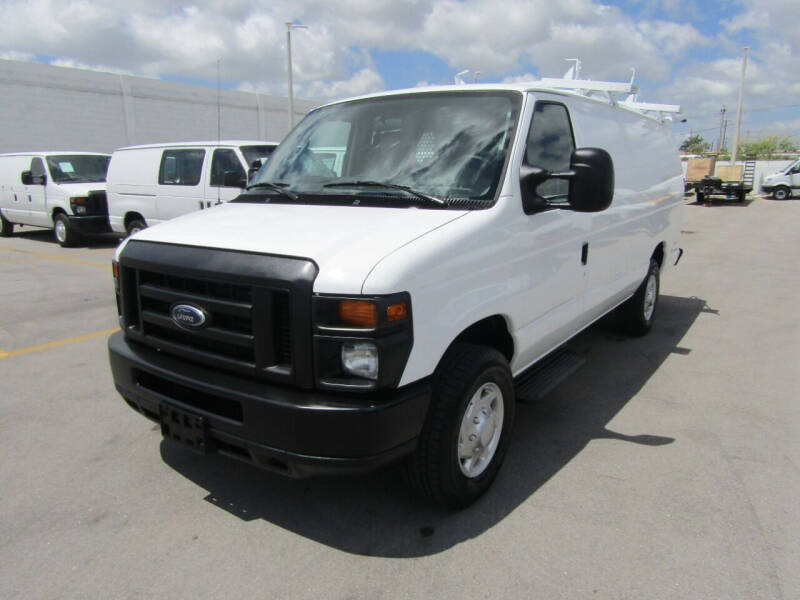 2012 Ford E-Series Econoline Van Commercial photo 2