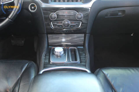 2017 Chrysler 300 Limited