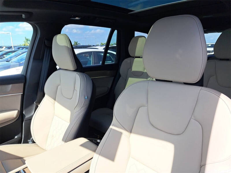 2026 Volvo XC90 T8 Plus 7P