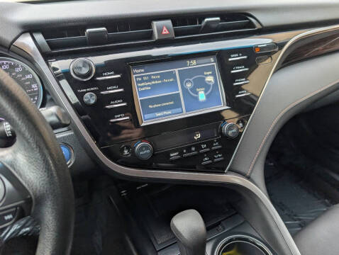 2018 Toyota Camry Hybrid LE