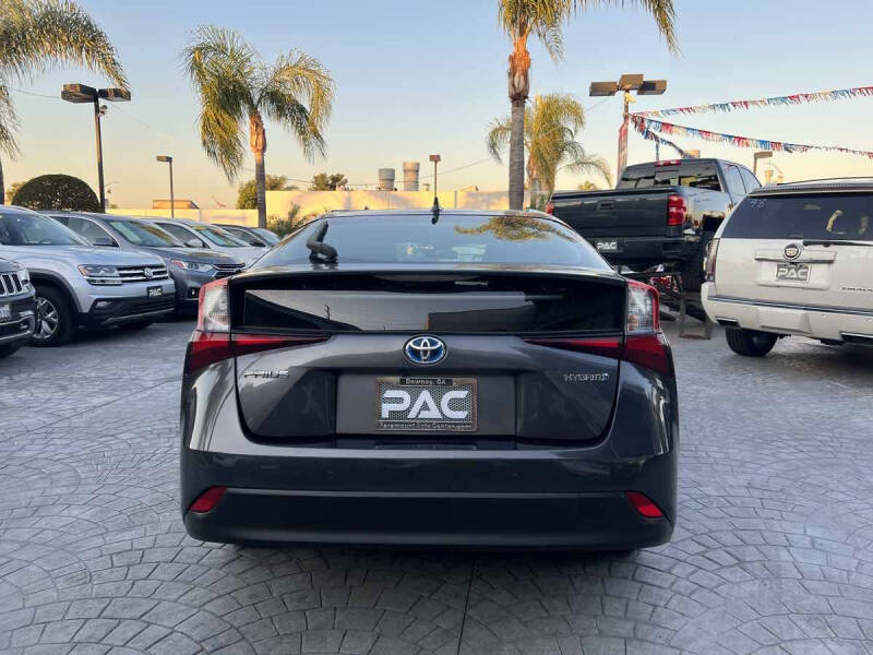 2019 Toyota Prius XLE