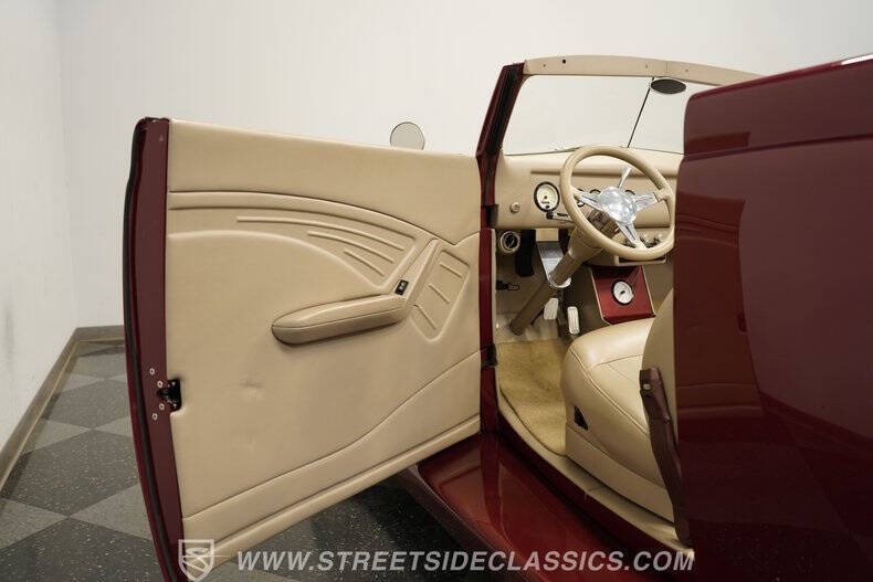 1937 Ford Cabriolet