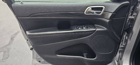 2019 Jeep Grand Cherokee Laredo E