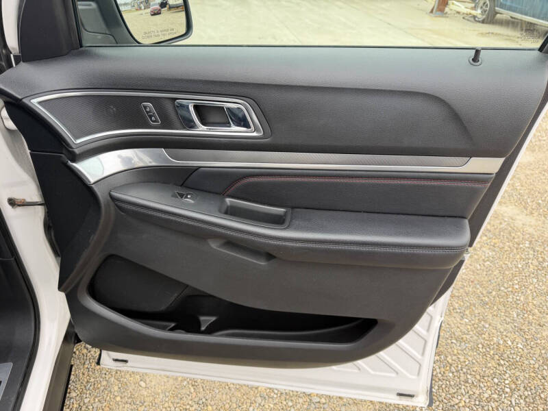 2017 Ford Explorer Sport