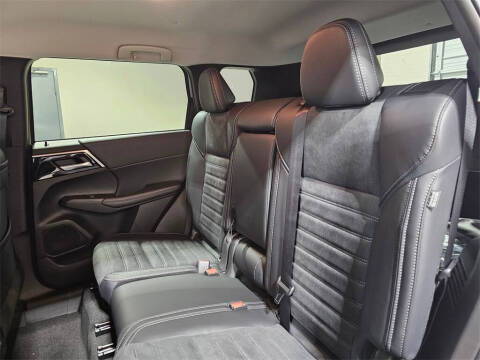 2025 Mitsubishi Outlander PHEV SE