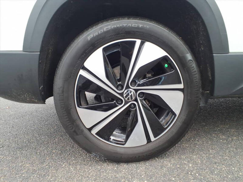 2023 Volkswagen Taos SE 4Motion