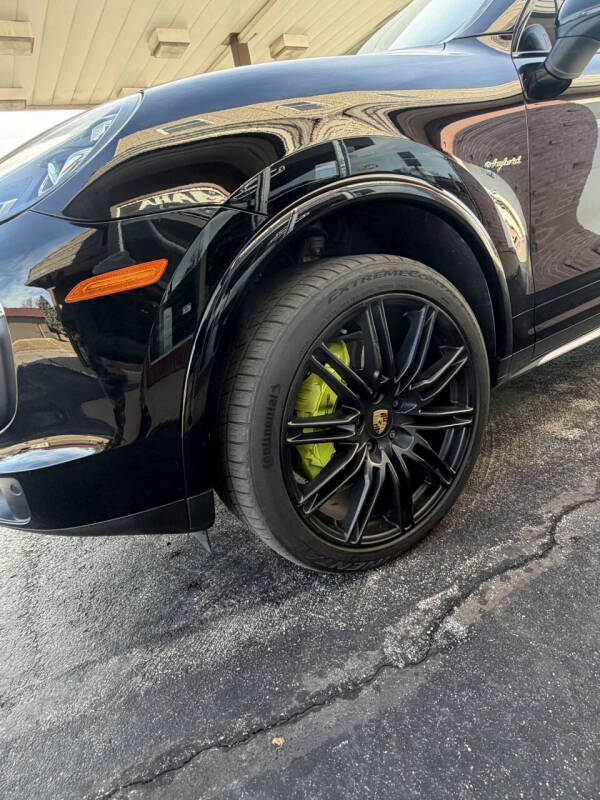 2017 Porsche Cayenne S E-Hybrid Platinum Edition