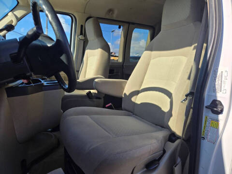 2012 Ford E-Series E-350 SD XLT