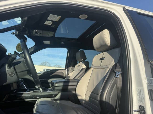 2022 Ford F-150 Lightning Platinum