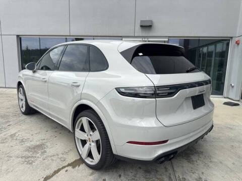 2022 Porsche Cayenne Platinum Edition