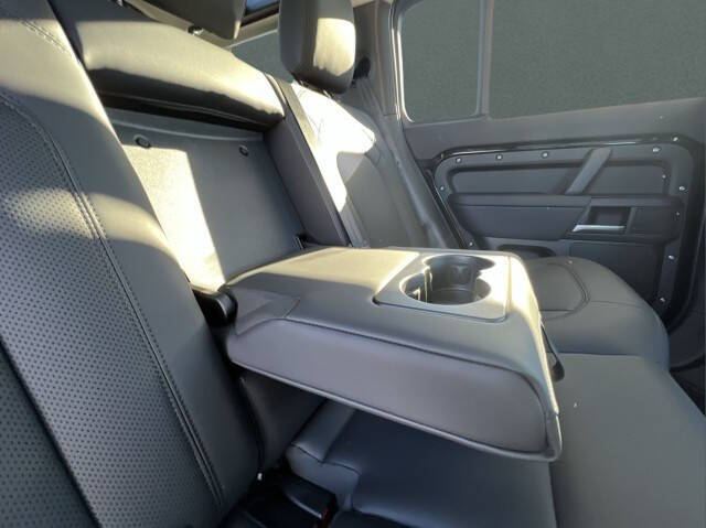 2026 Land Rover Defender 110 P300 S