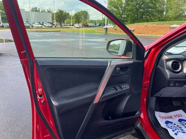 2013 Toyota RAV4 37