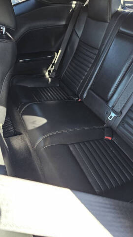 2013 Dodge Challenger SXT Plus