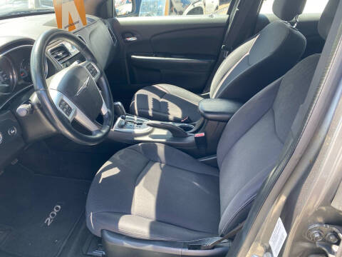 2013 Chrysler 200 Touring