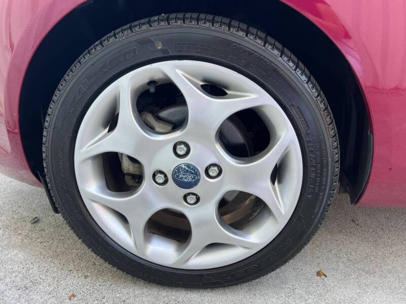 2011 Ford Fiesta SES