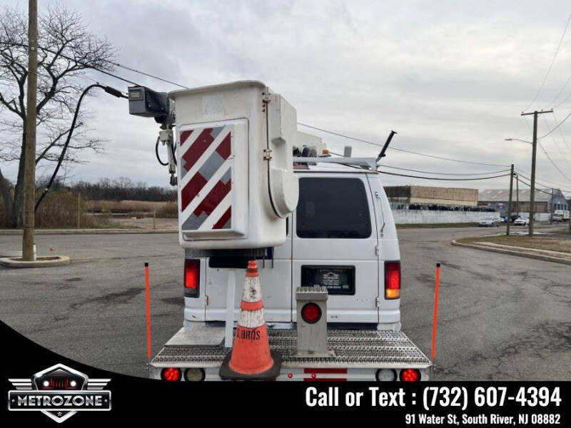 2011 Ford E-Series E-350 SD