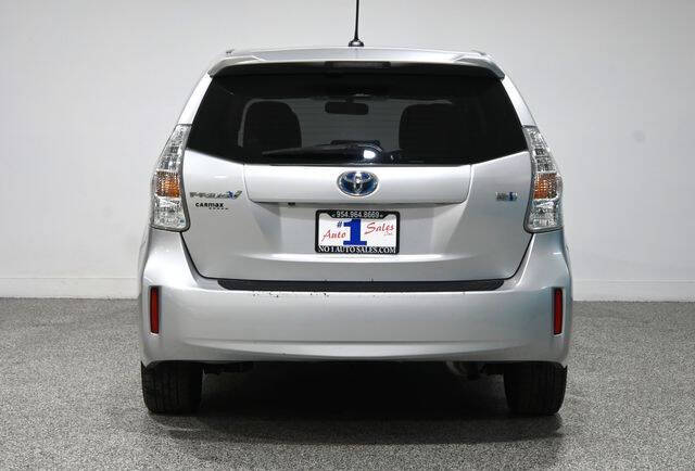 2013 Toyota Prius v Three