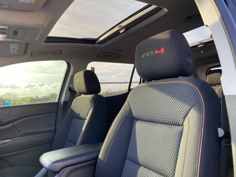 2023 GMC Acadia AT4