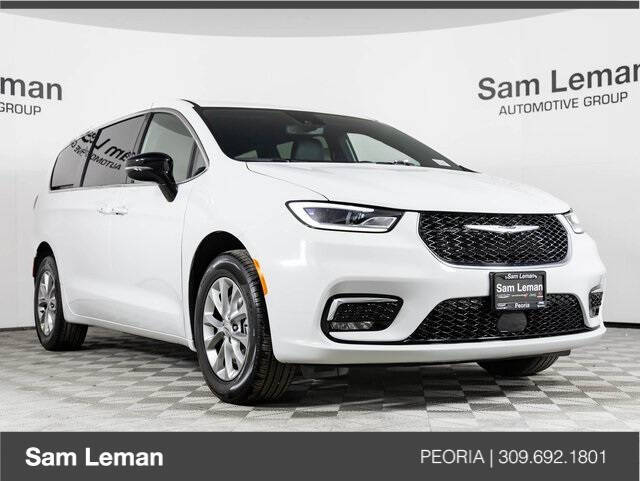 2025 Chrysler Pacifica for sale at Sam Leman Chrysler Jeep Dodge of Peoria in Peoria IL