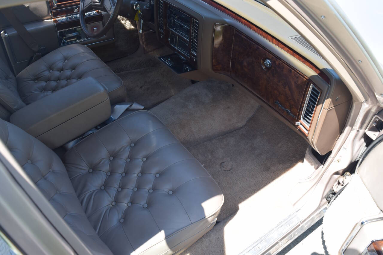 1991 Cadillac Brougham 174