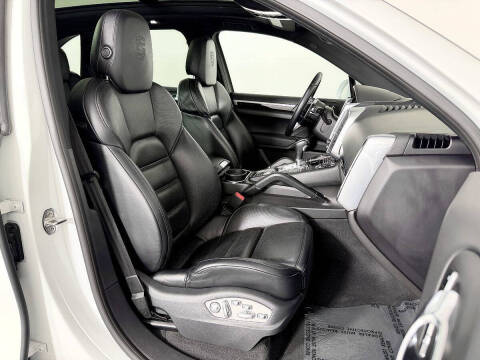 2017 Porsche Cayenne Platinum Edition