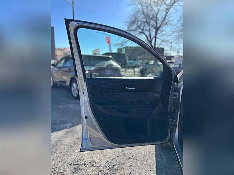 2017 Chevrolet Traverse LT