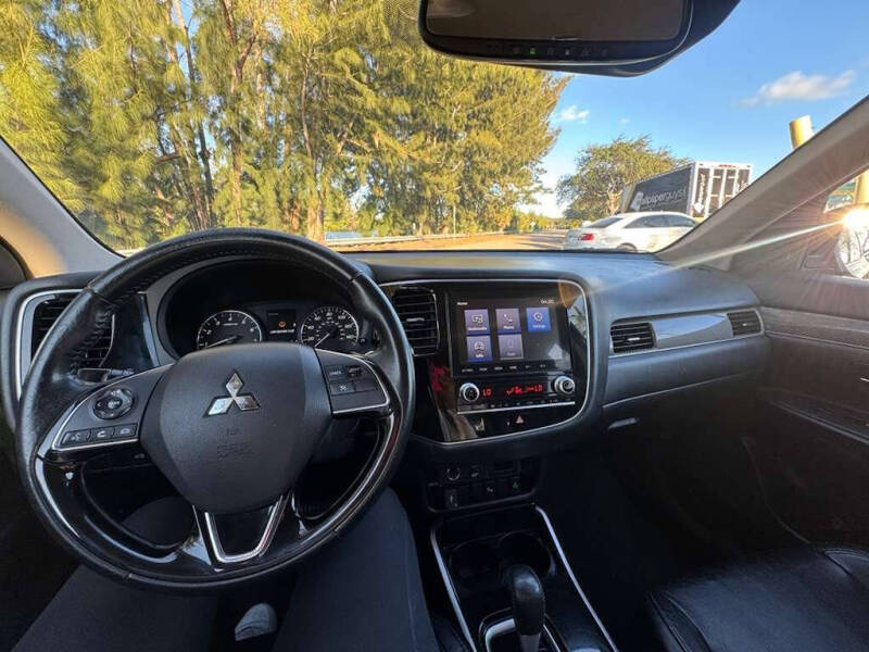 2020 Mitsubishi Outlander SEL