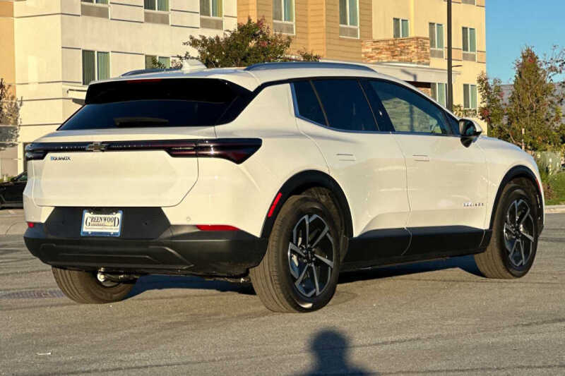 2026 Chevrolet Equinox EV LT 2