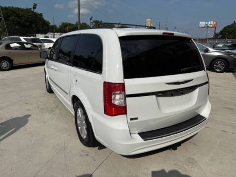 2014 Chrysler Town and Country Touring