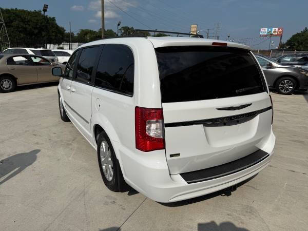 2014 Chrysler Town and Country Touring