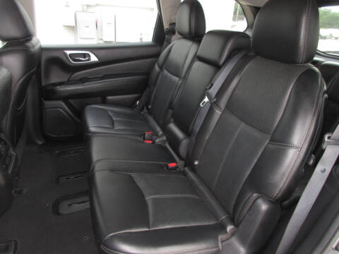 2017 Nissan Pathfinder Platinum