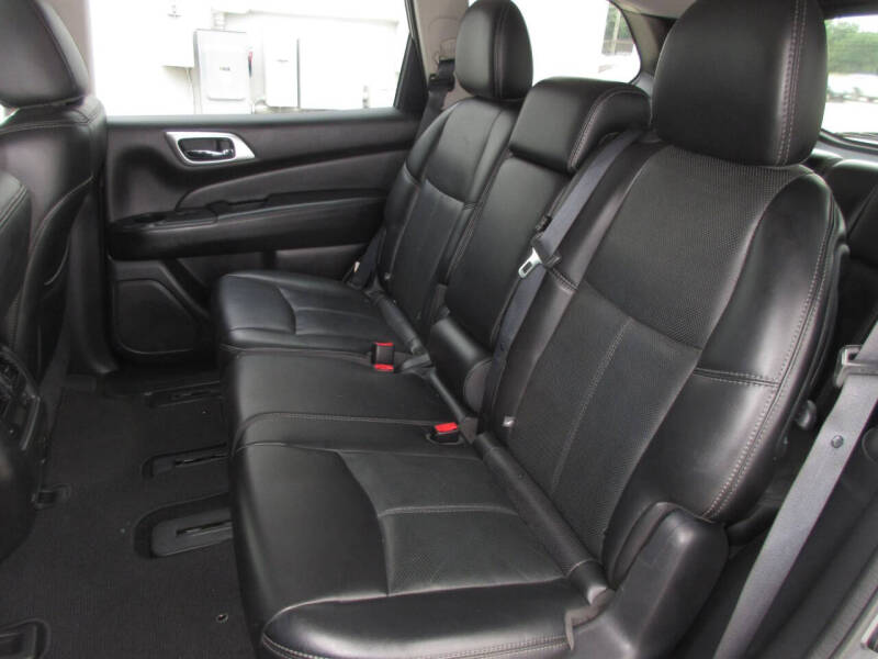 2017 Nissan Pathfinder Platinum