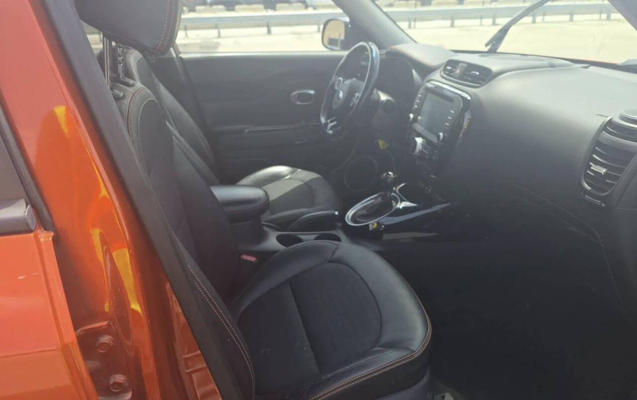 Orange 2018 Kia Soul ! ! 4dr Crossover 2