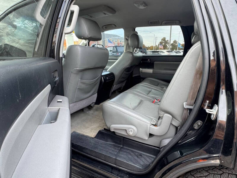 2009 Toyota Sequoia SR5
