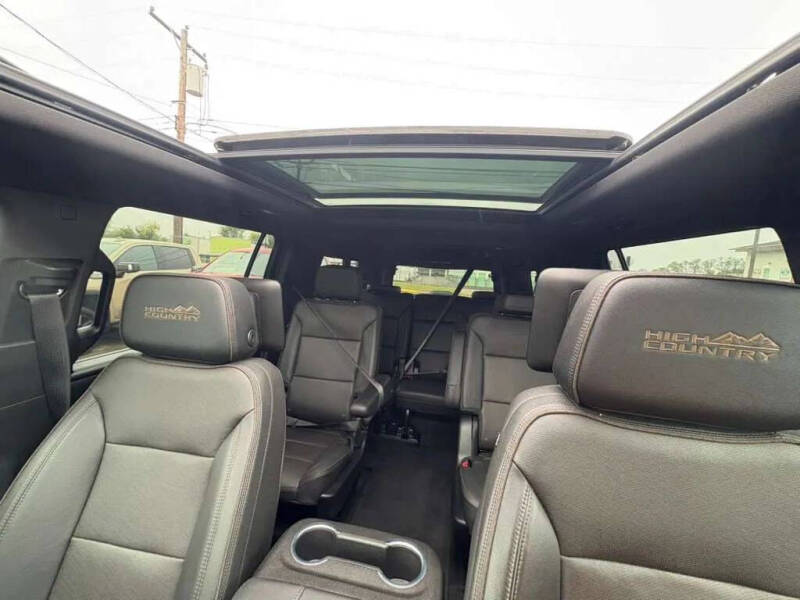 2023 Chevrolet Suburban High Country