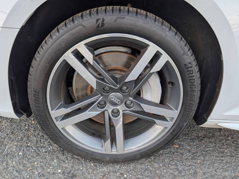 2017 Audi A4 2.0T quattro Premium Plus