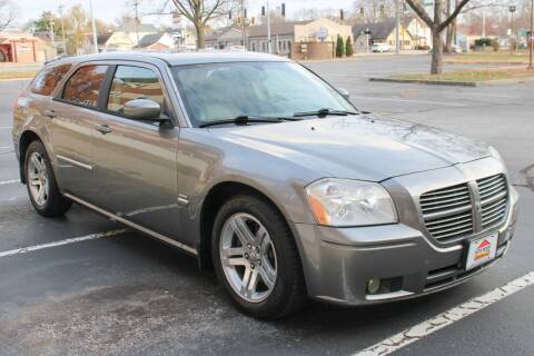 2005 Dodge Magnum for sale at Auto House Superstore in Terre Haute IN