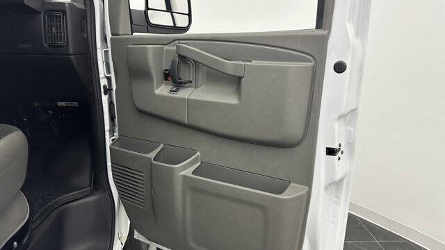 2023 Chevrolet Express 2500