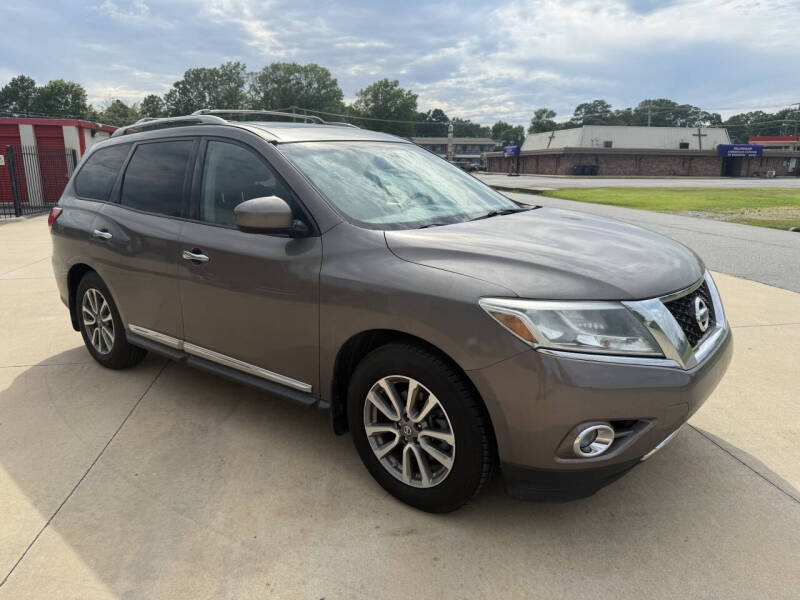 2014 Nissan Pathfinder SL's photo