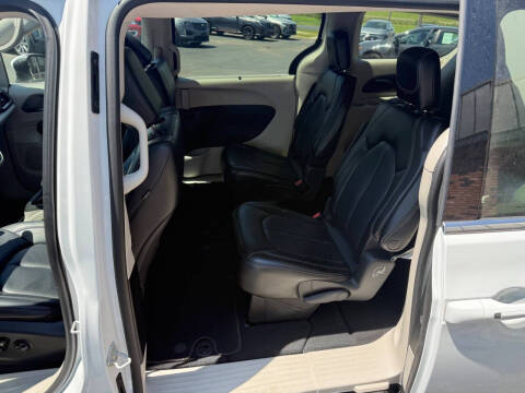 2023 Chrysler Pacifica Touring L