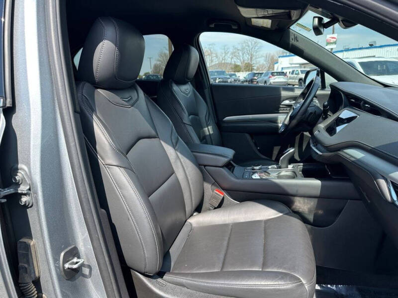2023 Cadillac XT4 Premium Luxury