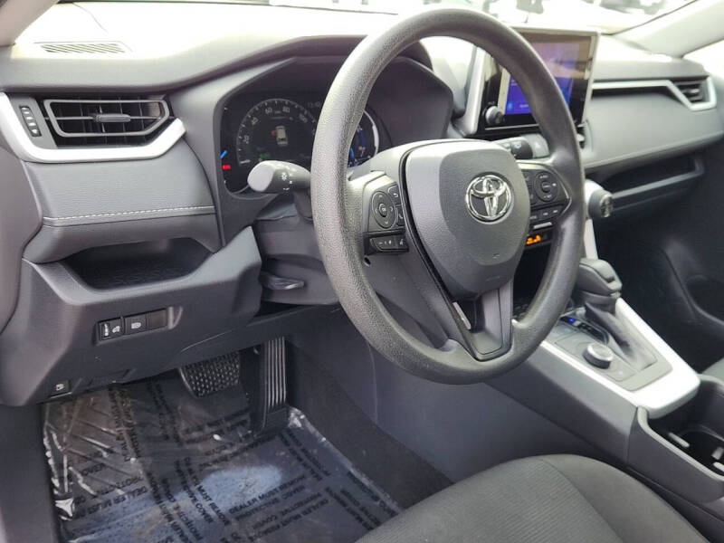 2025 Toyota RAV4 Hybrid LE