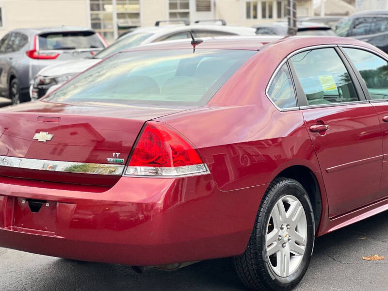 2011 Chevrolet Impala LT photo 12