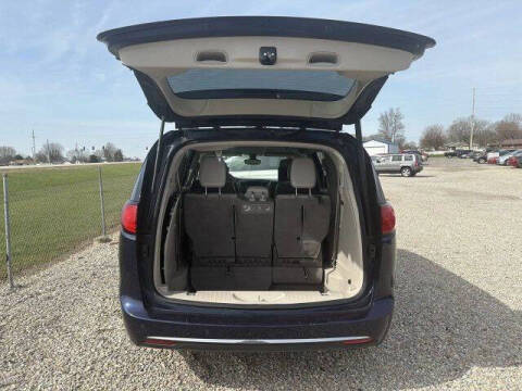 2017 Chrysler Pacifica Touring-L Plus