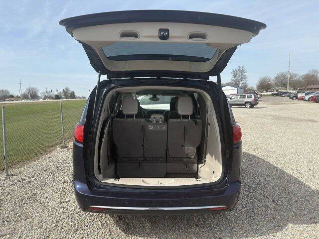 2017 Chrysler Pacifica Touring-L Plus
