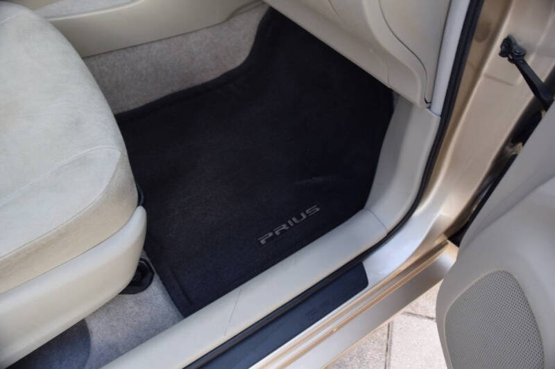 2010 Toyota Prius III