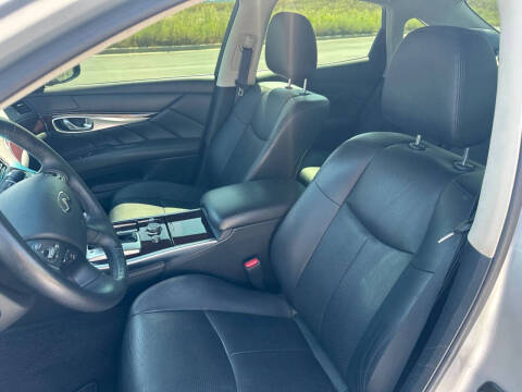 2015 Infiniti Q70 3.7